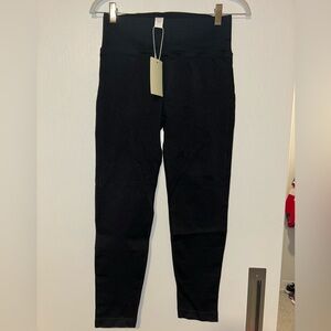 NWT HALARA booty scrunch Black Leggings